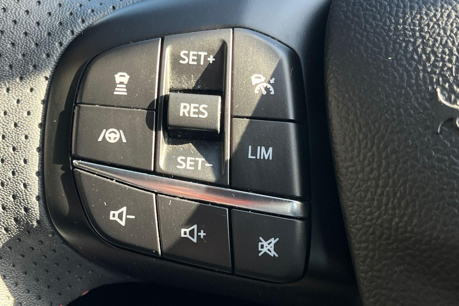 Ford KUGA Photo 24