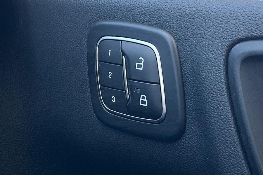 Ford KUGA Photo autoimg-ce5b3860b9e6d705c0f2567db5918e11e5071cdb.jpg