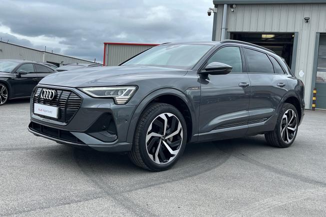 AUDI e-tron Photo 22