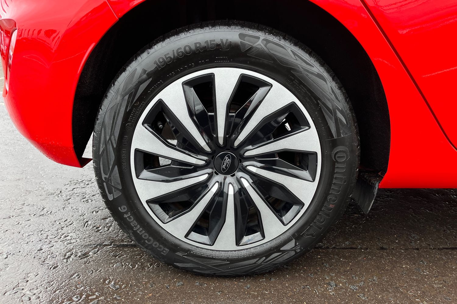 Ford Fiesta Photo 7