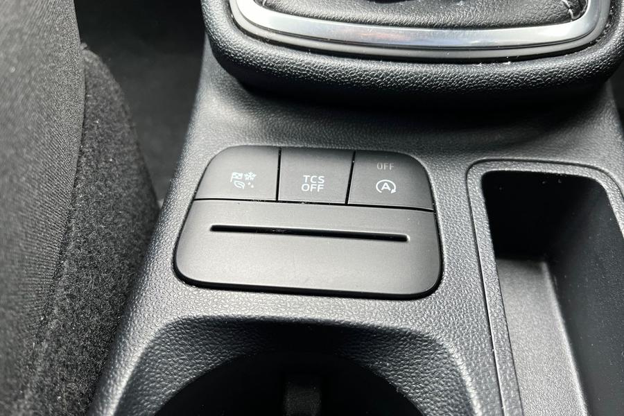 Ford FIESTA Photo autoimg-ce64b080a751698b0d9e161302c677bf2e16ac06.jpg
