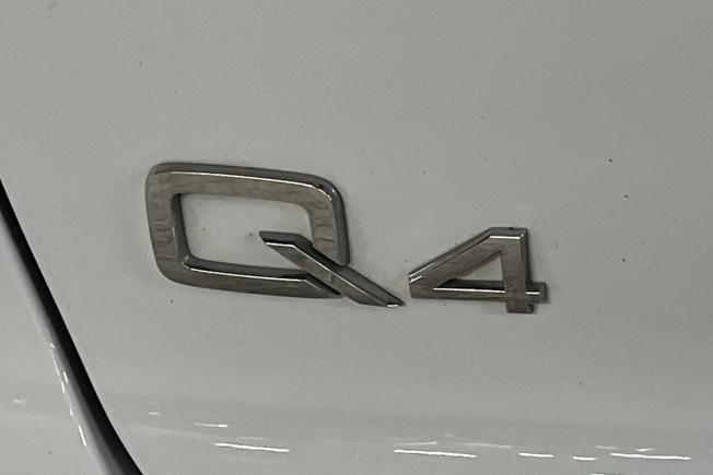 AUDI Q4 e-tron Photo 33