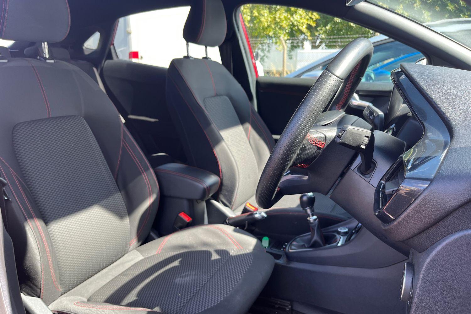 Ford PUMA Photo 16
