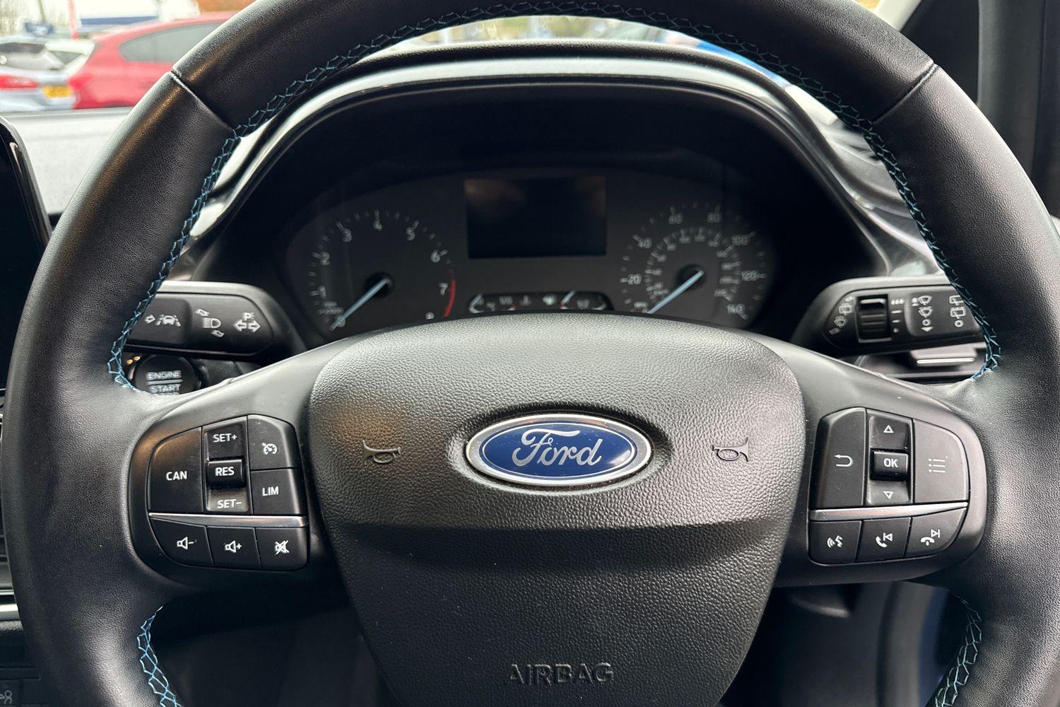 Ford FIESTA Photo 11