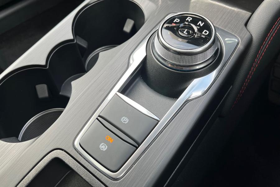 Ford Kuga Photo autoimg-ce69287b97222b97a52481b1c325fcbaf0e9107f.jpg