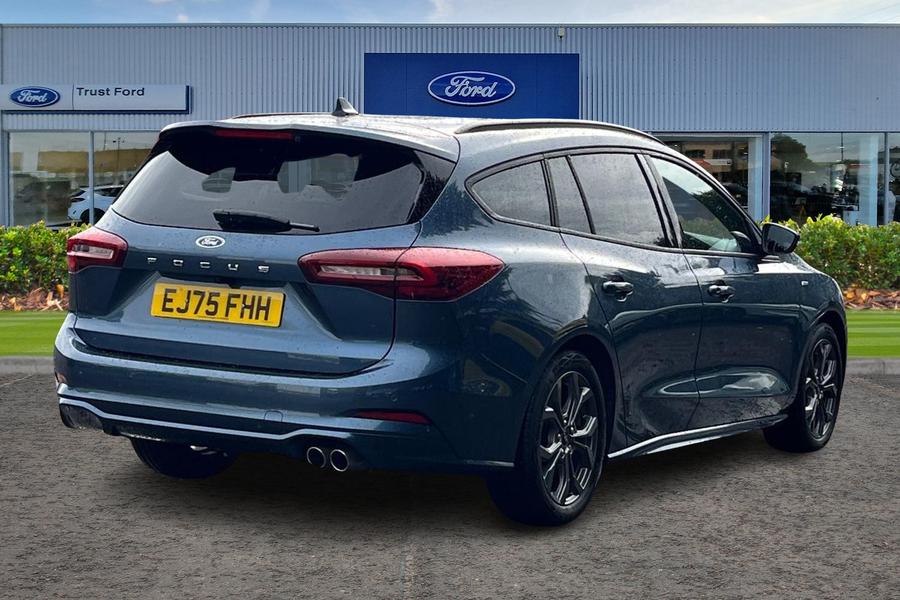 Ford FOCUS Photo autoimg-ce6ef6f264e7f0bb8b9a3ac21b46c685dd9d2751.jpg