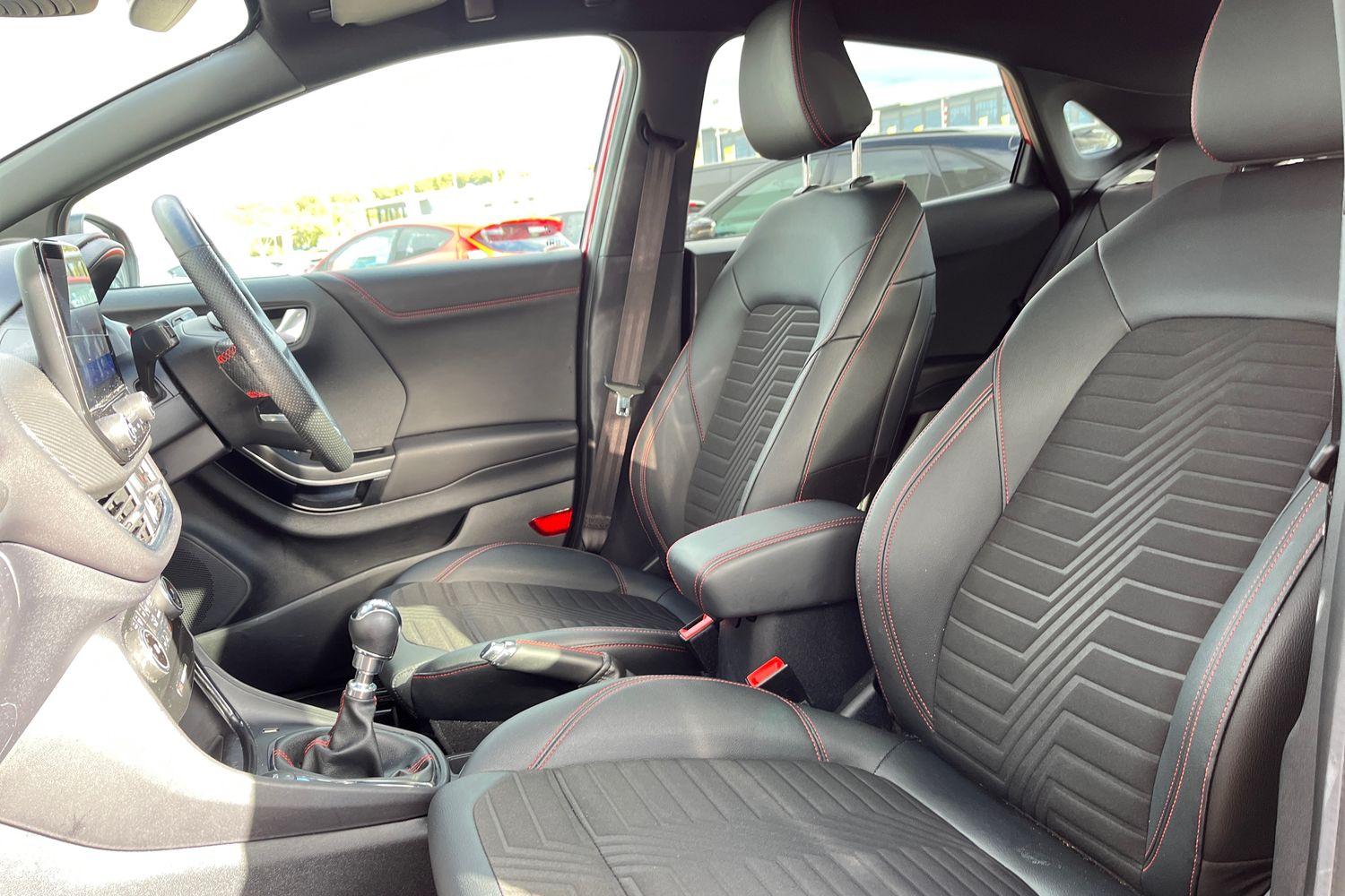Ford PUMA Photo 18