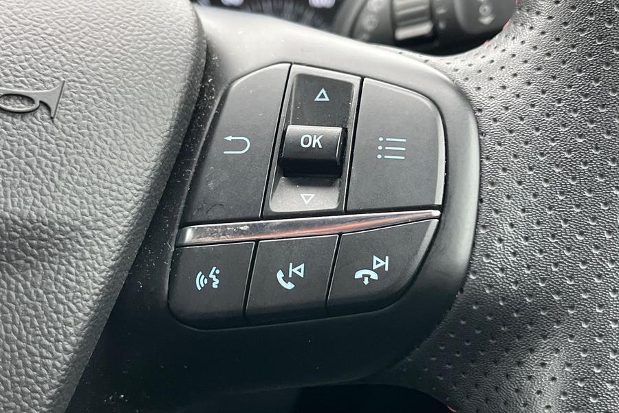 Ford FOCUS Photo autoimg-ce71885631fd80adb013c646c4c88eba4bf766c6.jpg