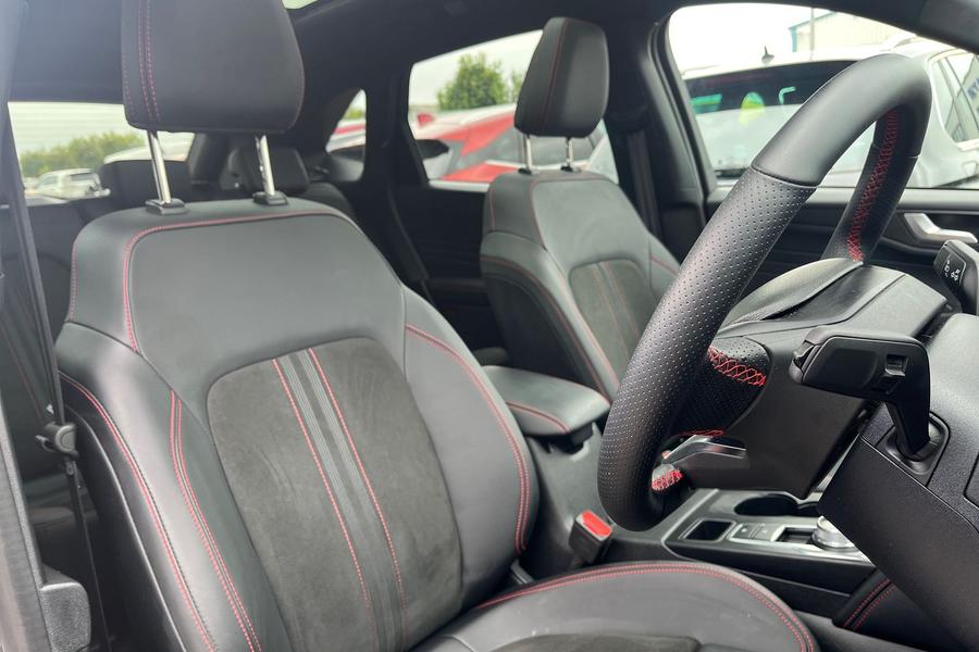 Ford Kuga Photo autoimg-ce718e5a83643e46b83be4e2f901c4d6805f981e.jpg