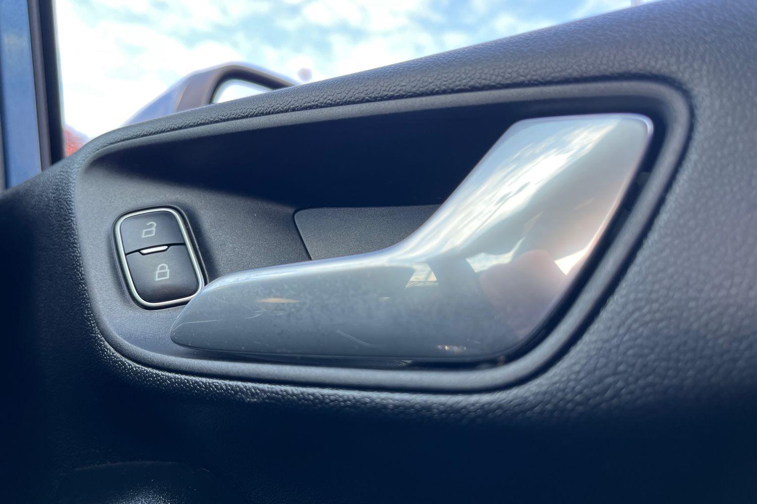 Ford FIESTA Photo 22