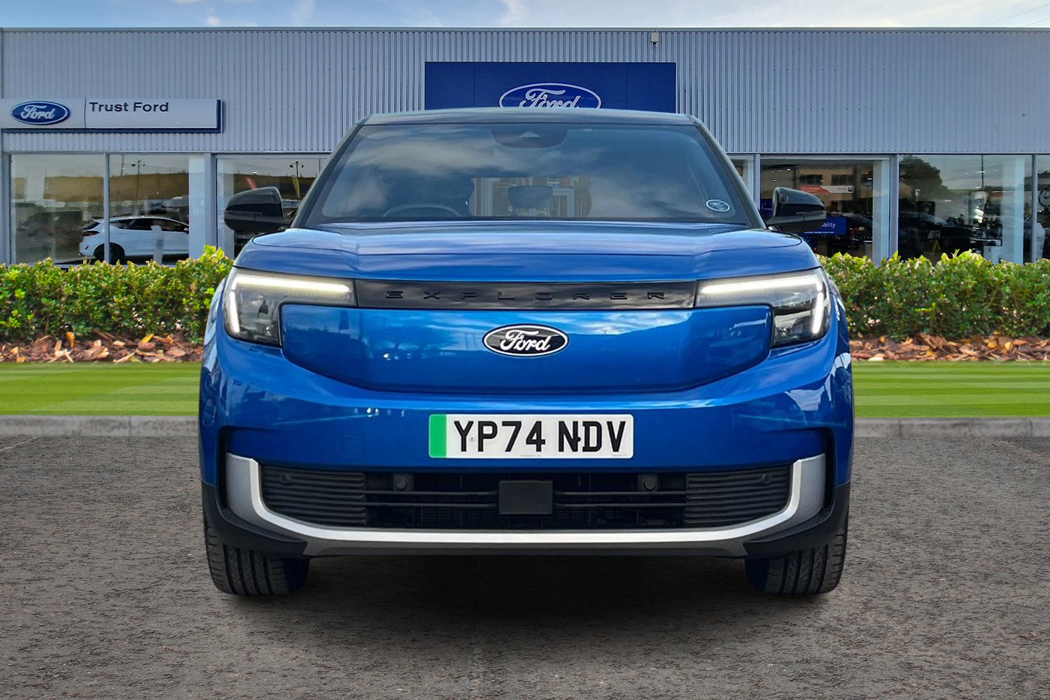 Ford Explorer Photo 5