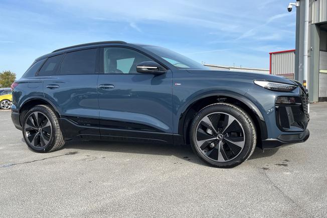 AUDI Q6 E-Tron Photo 24