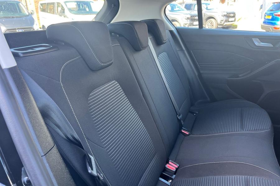 Ford FOCUS Photo autoimg-ce7adafac60875a710871179afe06fdb7d9e0afe.jpg