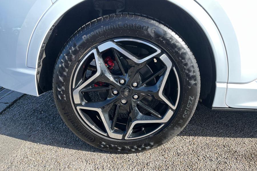 Ford KUGA Photo autoimg-ce7fb0031069d8e0213952873a50280df7f056a7.jpg