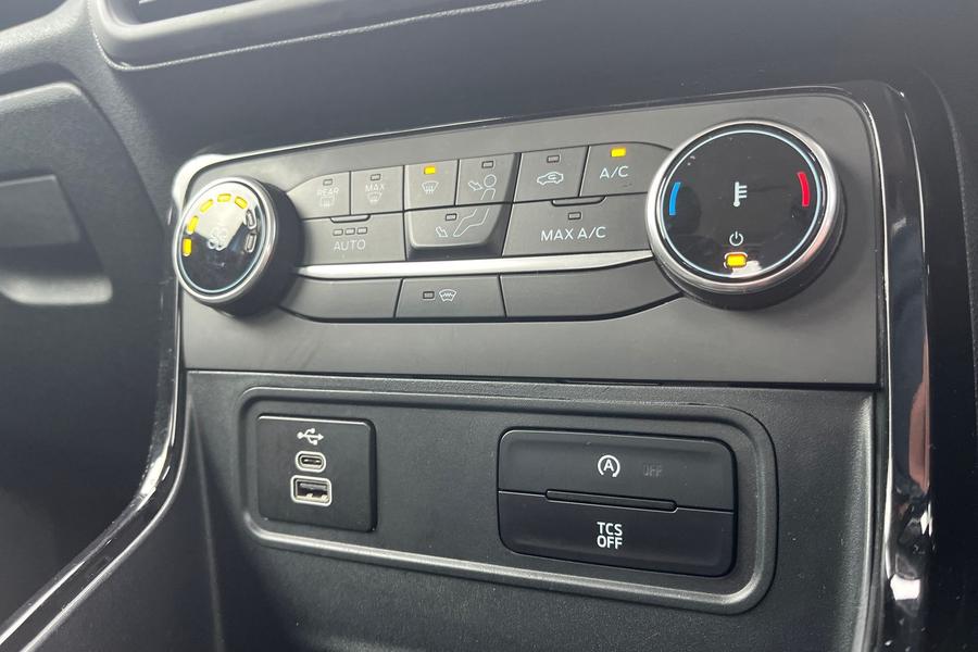 Ford ECOSPORT Photo autoimg-ce810fad585319c6d10e7d36dd573d4f75232722.jpg