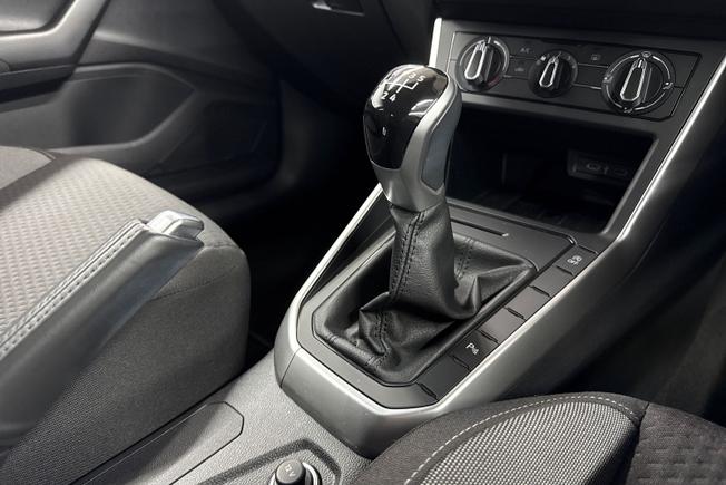 VOLKSWAGEN Polo Photo 23