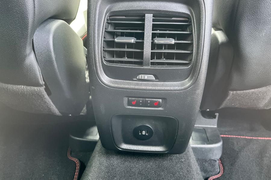 Ford KUGA Photo autoimg-ce8523386901a43c39c55bb2db1426aebcf6ba34.jpg