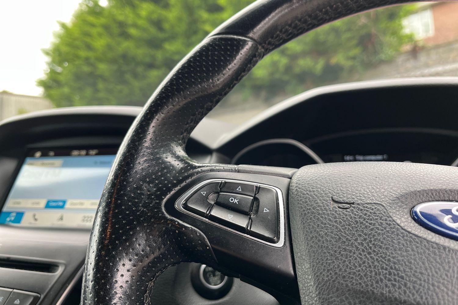 Ford FOCUS Photo 26