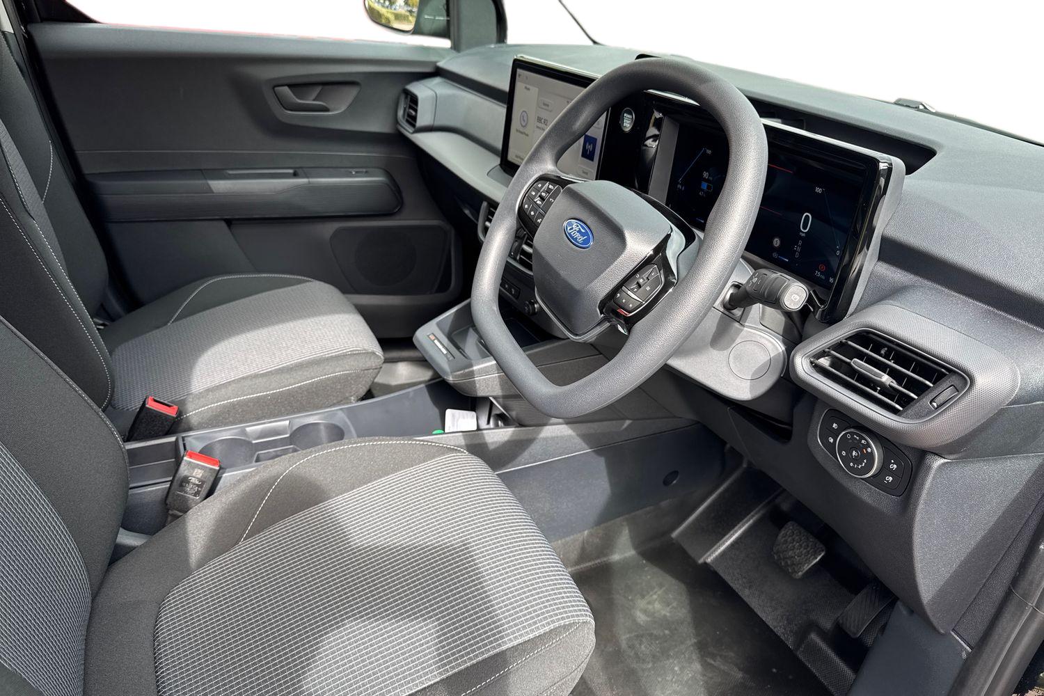 Ford E-TRANSIT COURIER Photo 13