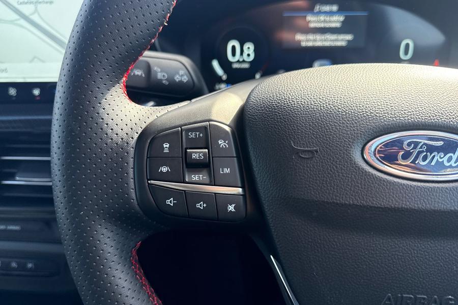 FORD FOCUS Photo autoimg-ce8a1a2e46b9e17c3bd8f3275c226e8604cd5ca6.jpg