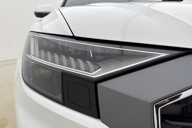 AUDI Q8 Photo 19