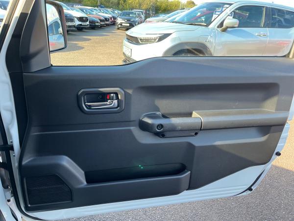 Suzuki Jimny Photo autoimg-ce8de2537444d460c546849b0d3330a6c9eb6dba.jpg