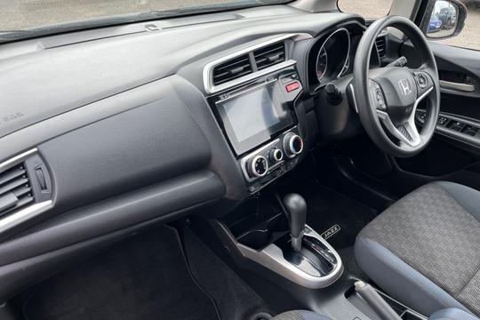 Honda Jazz Photo autoimg-ce8f60539158b77d573b4dd8640c2abee67320d8.jpg