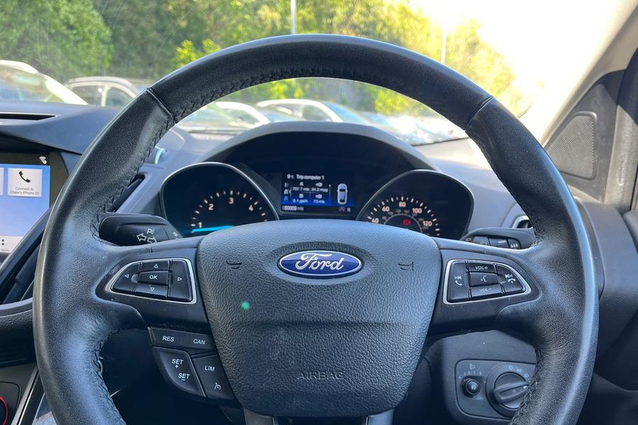 Ford Kuga Photo autoimg-ce90008504fc21c869da6ed38e7f9aae590b41c1.jpg