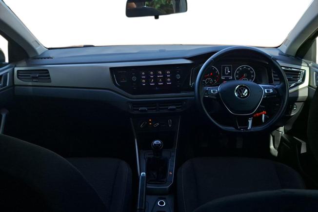 VOLKSWAGEN Polo Photo 10