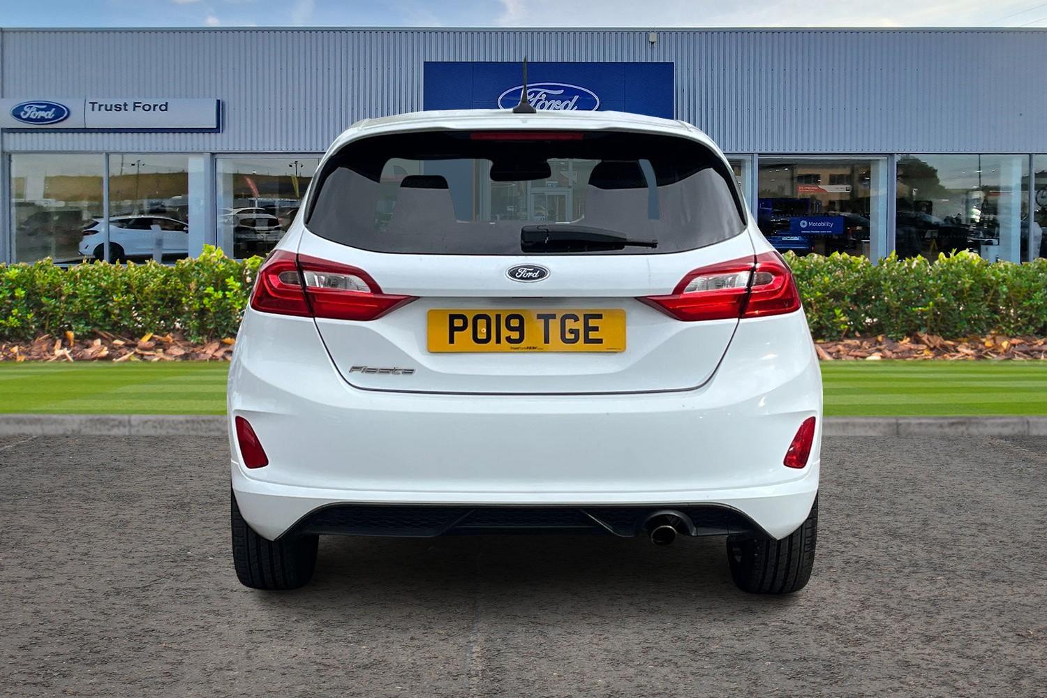 Ford Fiesta Photo 6