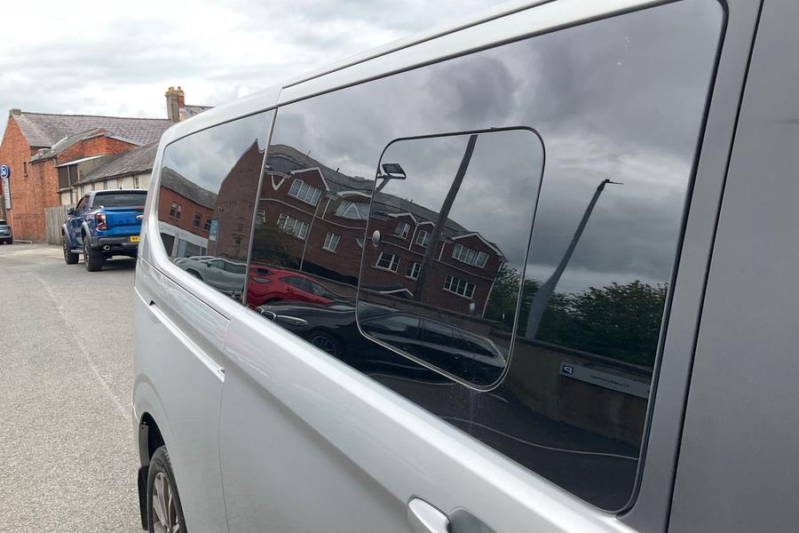 Ford Tourneo Custom Photo autoimg-ce9644d364f882e521e229f8ea0364d4778f514f.jpg