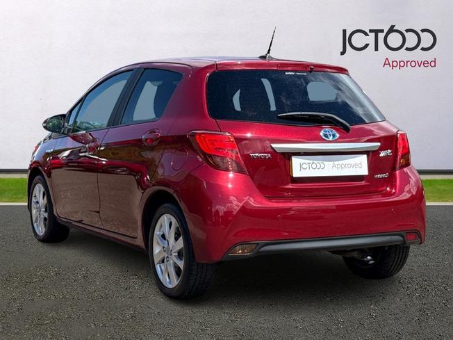 TOYOTA Yaris Photo 3