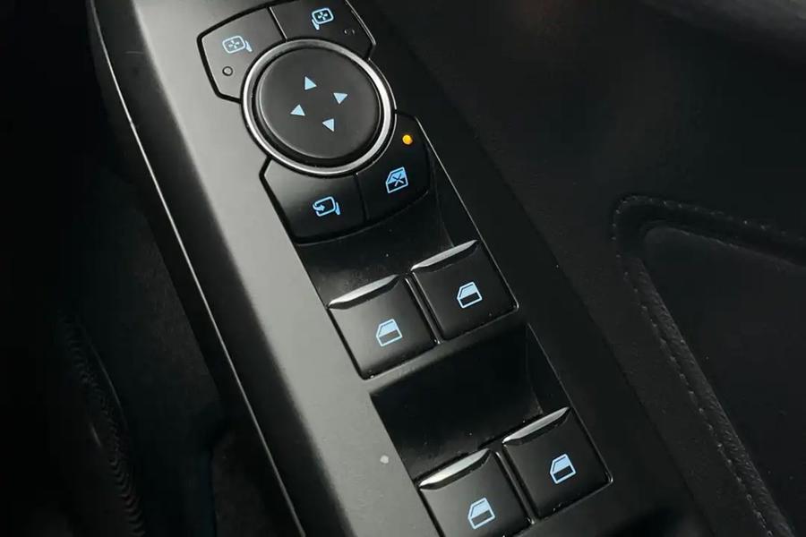 Ford FOCUS Photo autoimg-ce9ef14563bd29eff8ca91bc09e2201b1566f39b.jpg