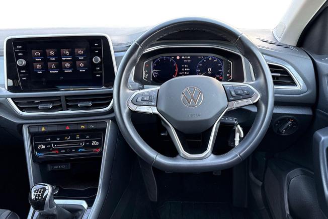 VOLKSWAGEN T-Roc Photo 11