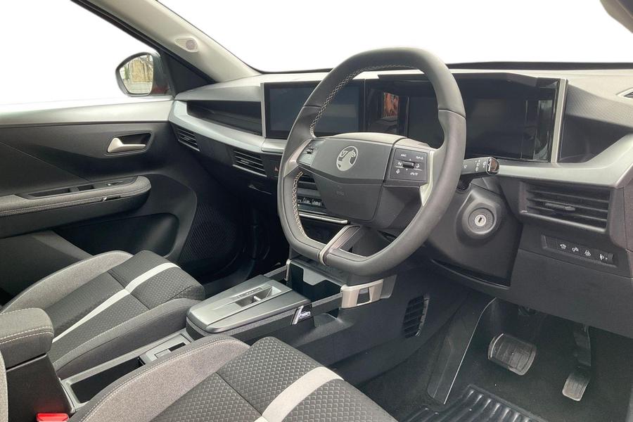 Vauxhall FRONTERA Photo autoimg-cea0dcefe4117b61668a558433049289dcb6ea89.jpg