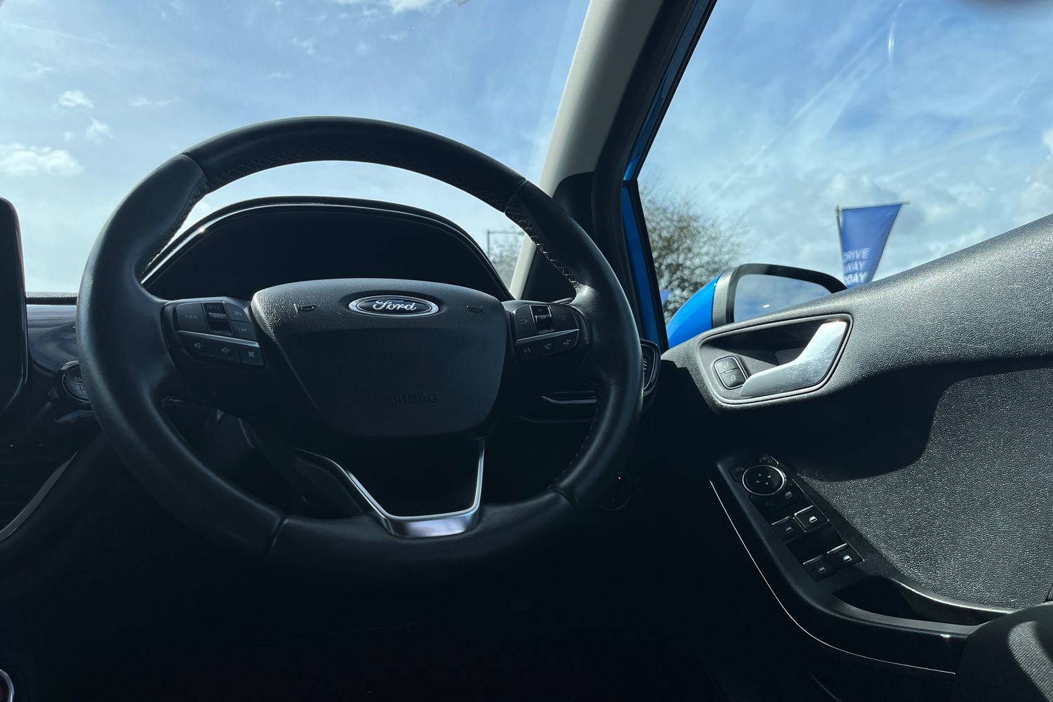 Ford Fiesta Photo 11
