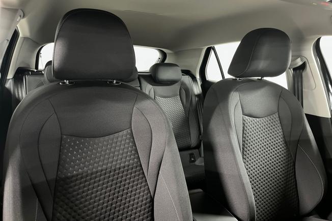 VOLKSWAGEN T-Roc Photo 25