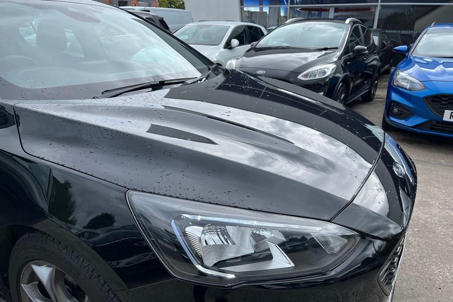 Ford FOCUS Photo autoimg-ceaf97492f8638000d161db21f5910107fd622c3.jpg