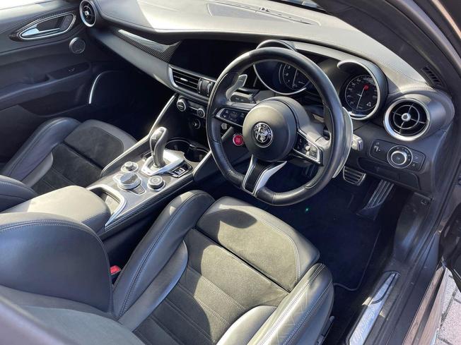 ALFA ROMEO Giulia Photo 6