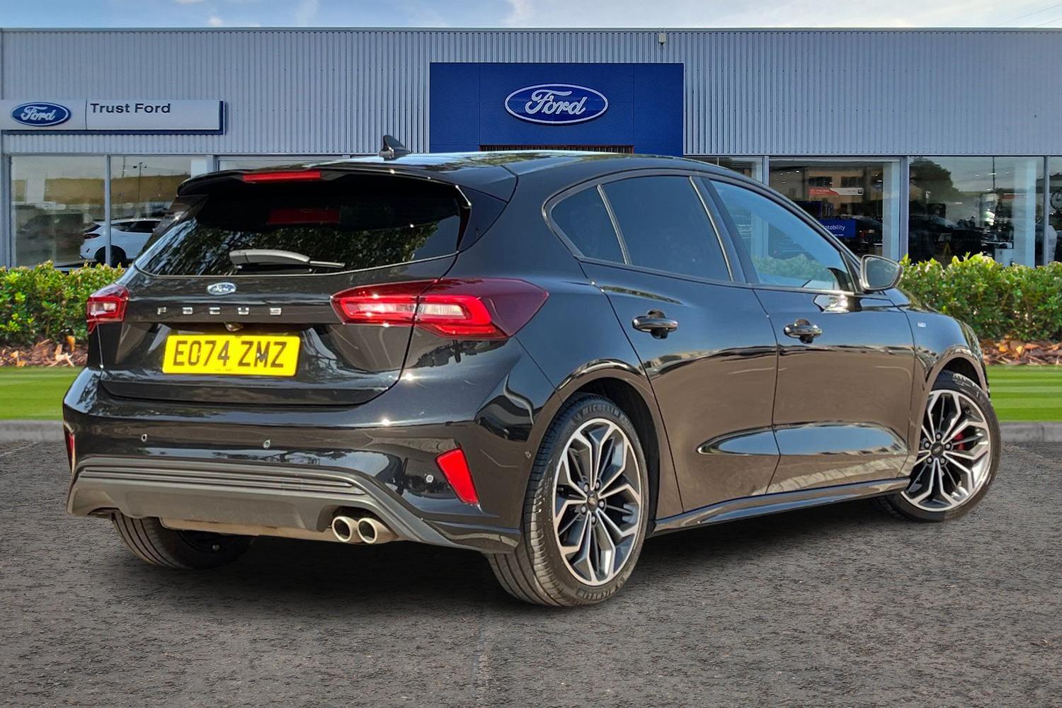 Ford Focus Photo 3