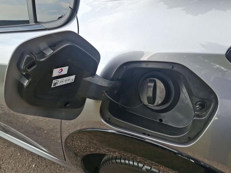 Used Peugeot 208 NV25EKE 31