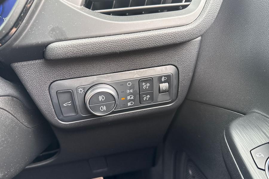 Ford Kuga Photo autoimg-ceb26a492b28b8b60e6ab98306a68f14020c2405.jpg