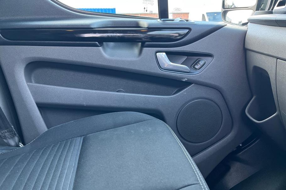 Used Ford TRANSIT CUSTOM YM70PUO 29