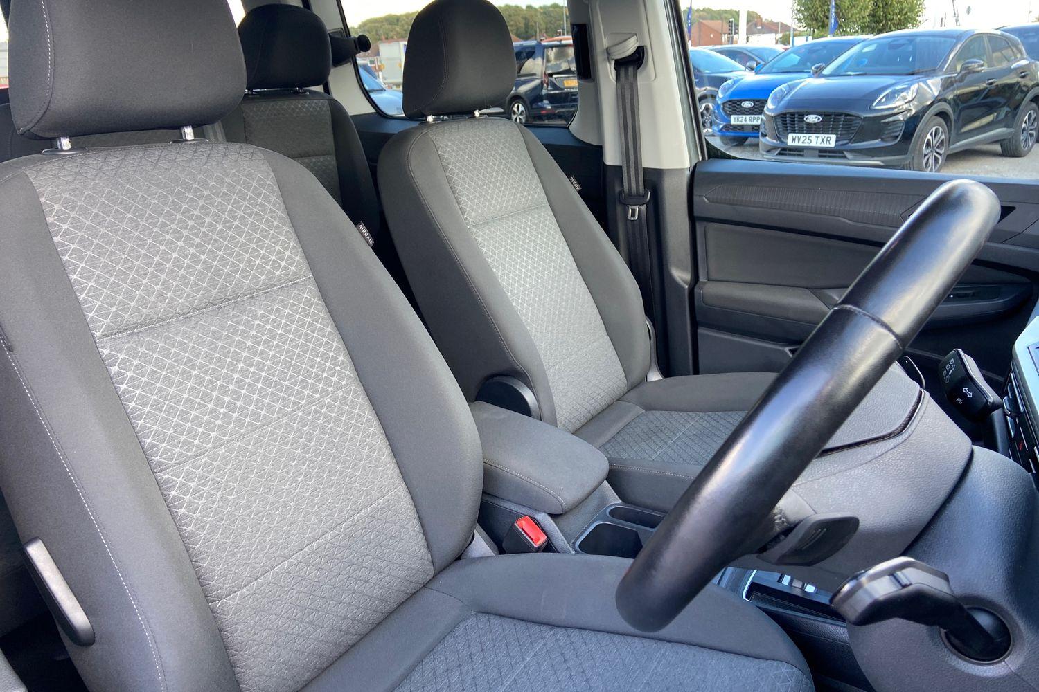 Ford GRAND TOURNEO CONNECT Photo 16