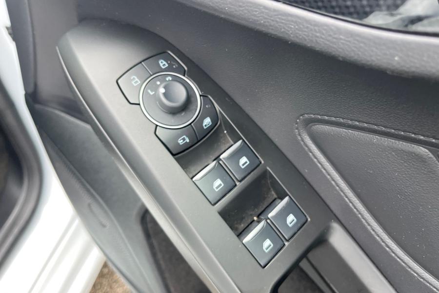 Ford FOCUS Photo autoimg-ceb6025aad6c329aaa72780c873c3e83e3ba942e.jpg
