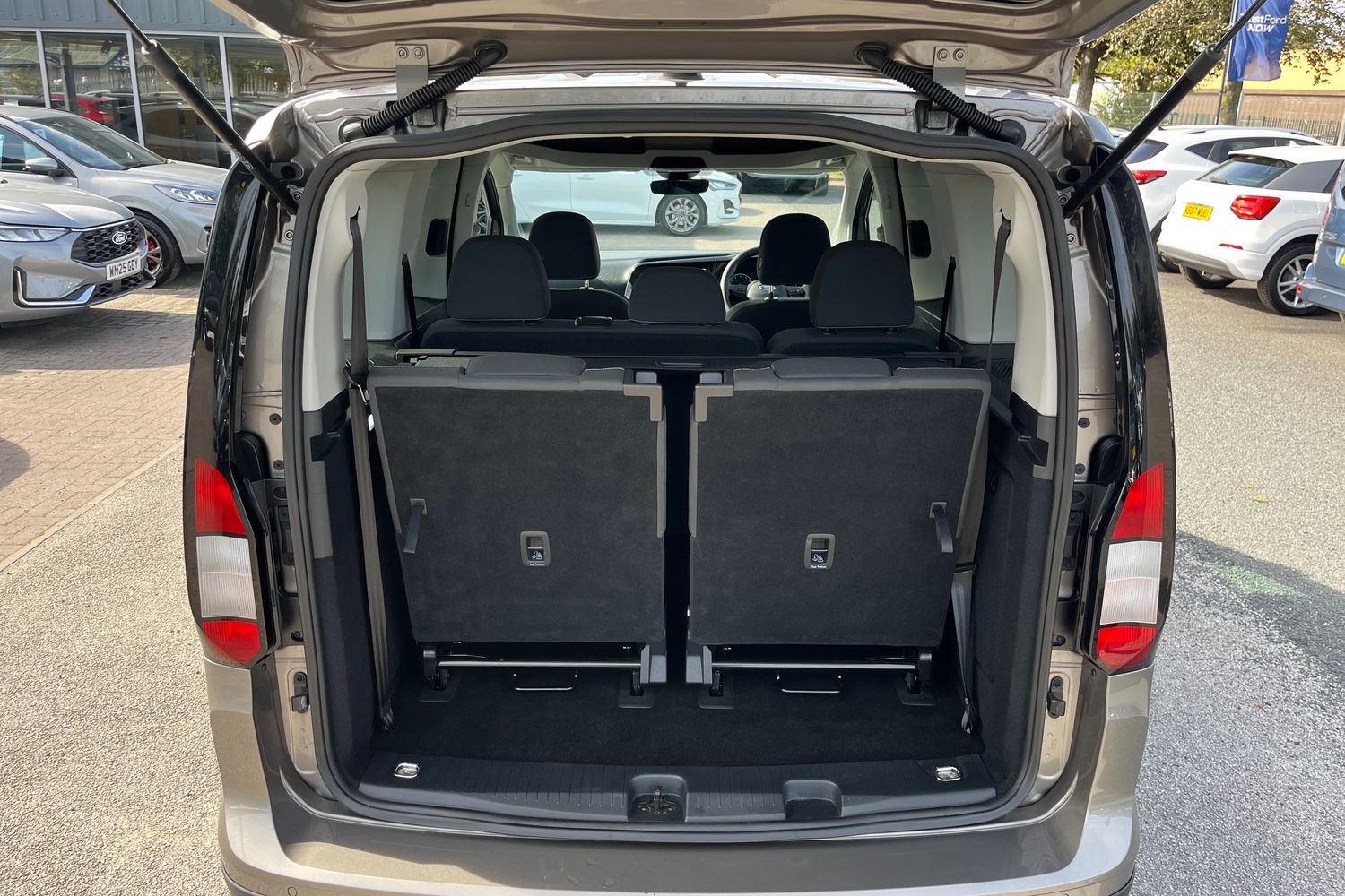 Ford TOURNEO CONNECT Photo 20