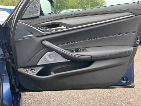 BMW 5 Series Photo autoimg-cebb3f5d7290152fc128f542bb73e2368380363b.jpg