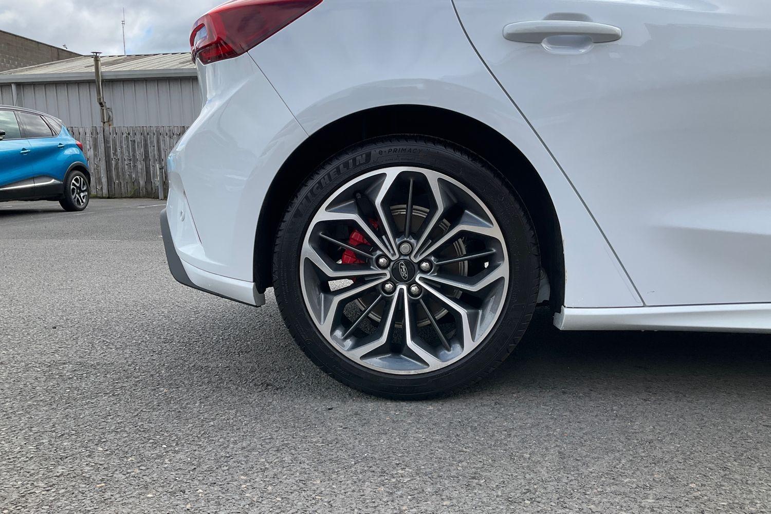 Ford Focus Photo 7