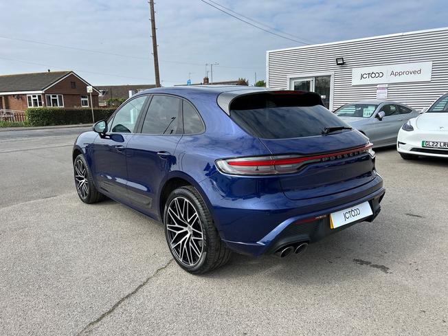PORSCHE Macan Photo 23
