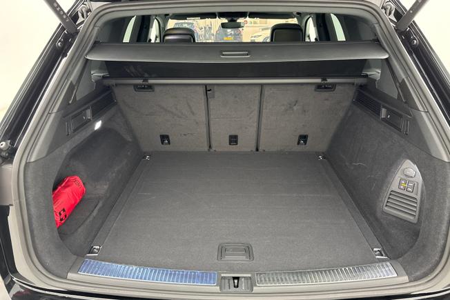 VOLKSWAGEN Touareg Photo 12